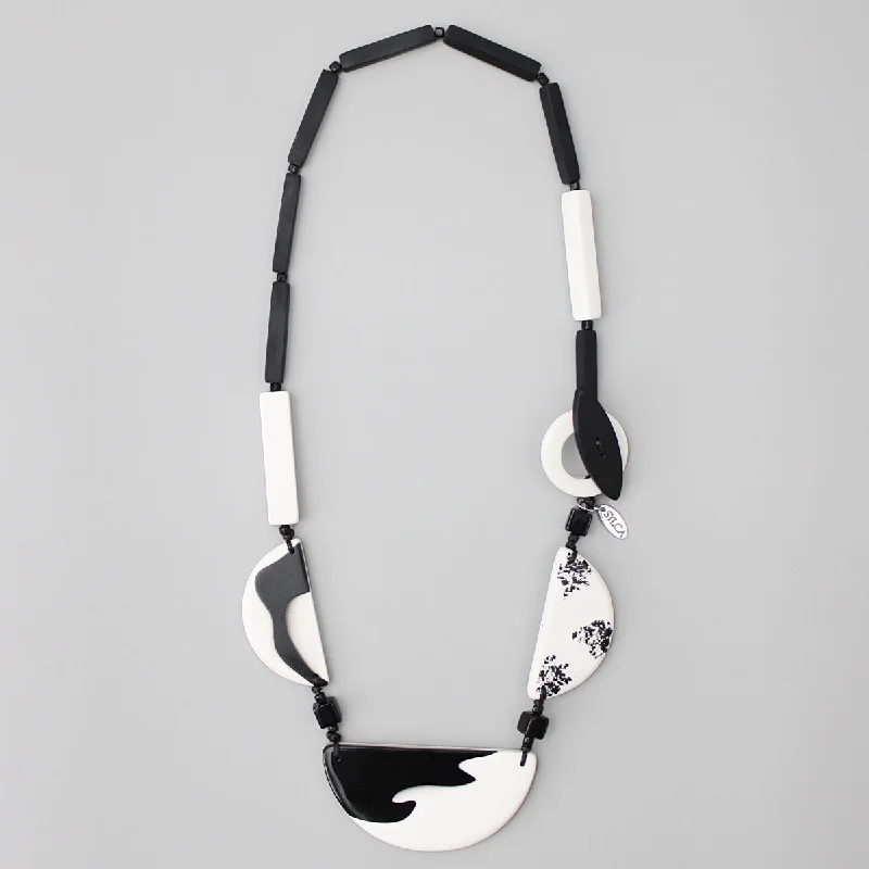 White Anisa Necklace